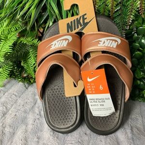 NIKE 2 strap Benassi sandals